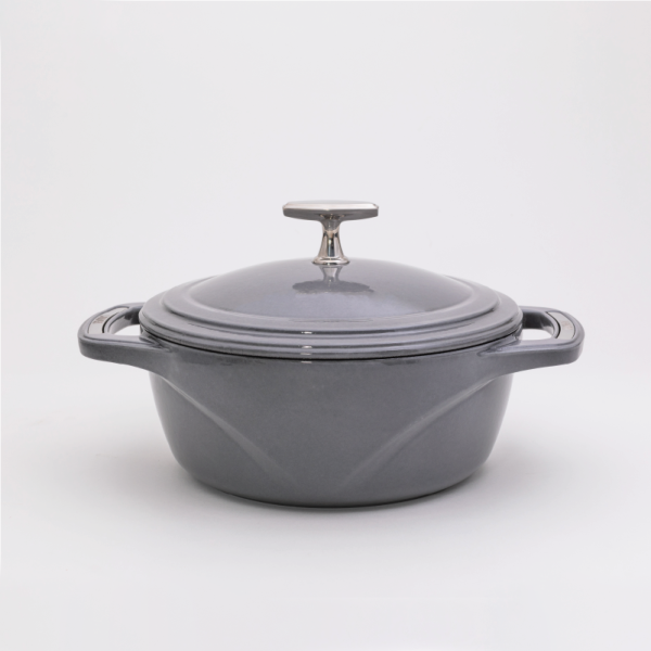 USA Enamel Cast Iron Dutch Oven