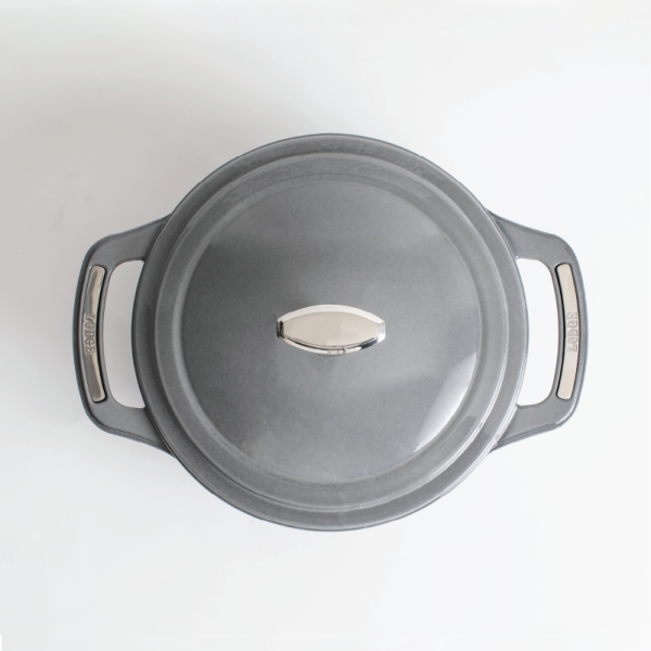 USA Enamel Cast Iron Dutch Oven