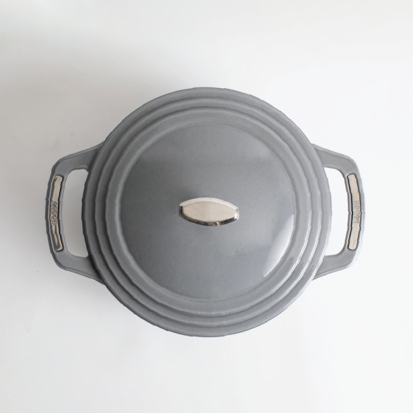 USA Enamel Cast Iron Dutch Oven