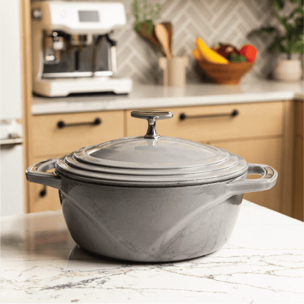 USA Enamel Cast Iron Dutch Oven