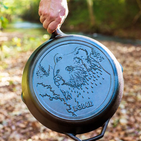 Wildlife Series 12 Inch Cast Iron Bear Skillet